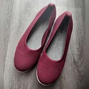 Seychelles Burgundy Slip on shoes